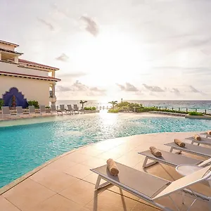 grand-park-royal-cancun-caribe.quintano-roohotels.com/